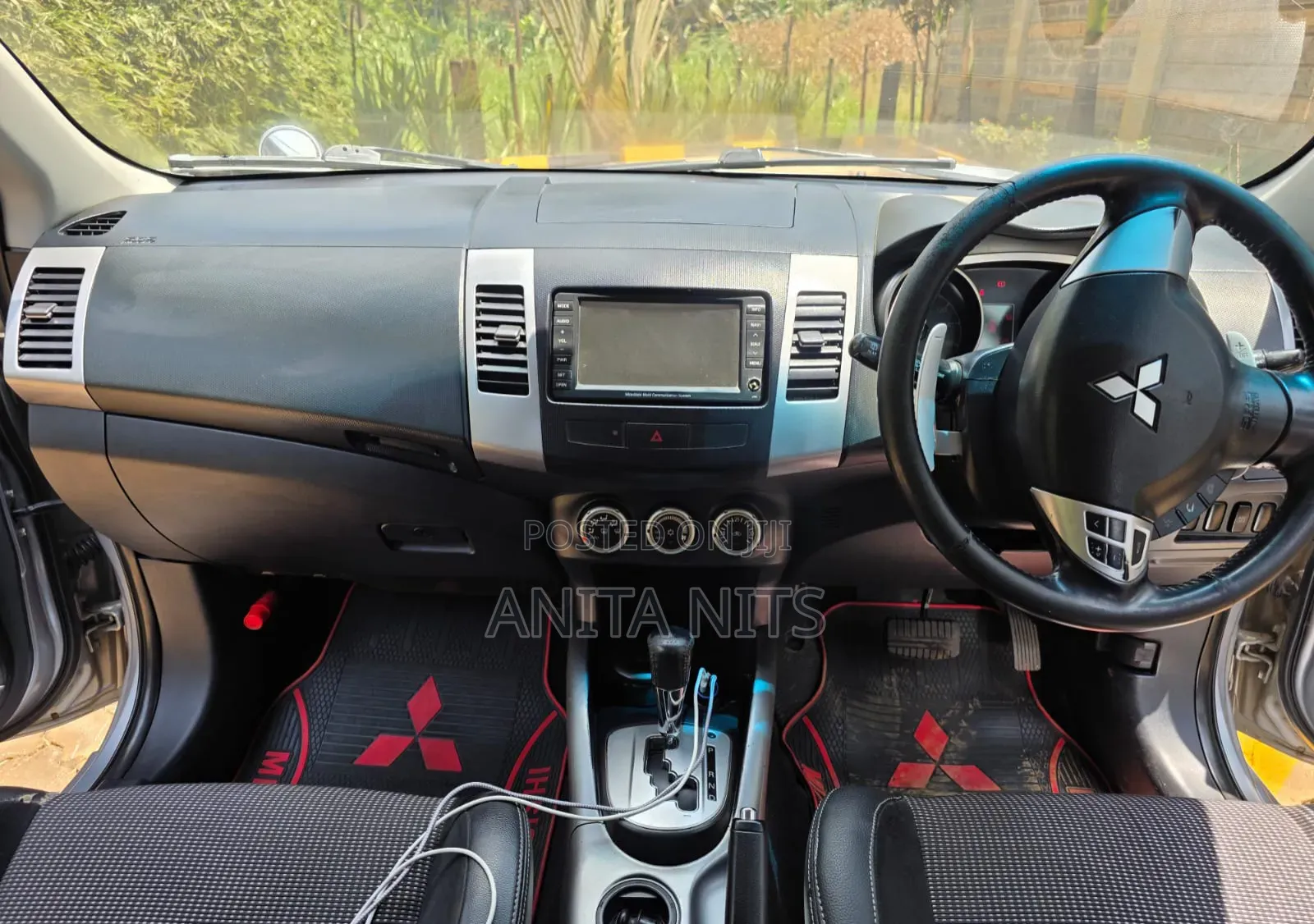 Mitsubishi Outlander 2010 Silver