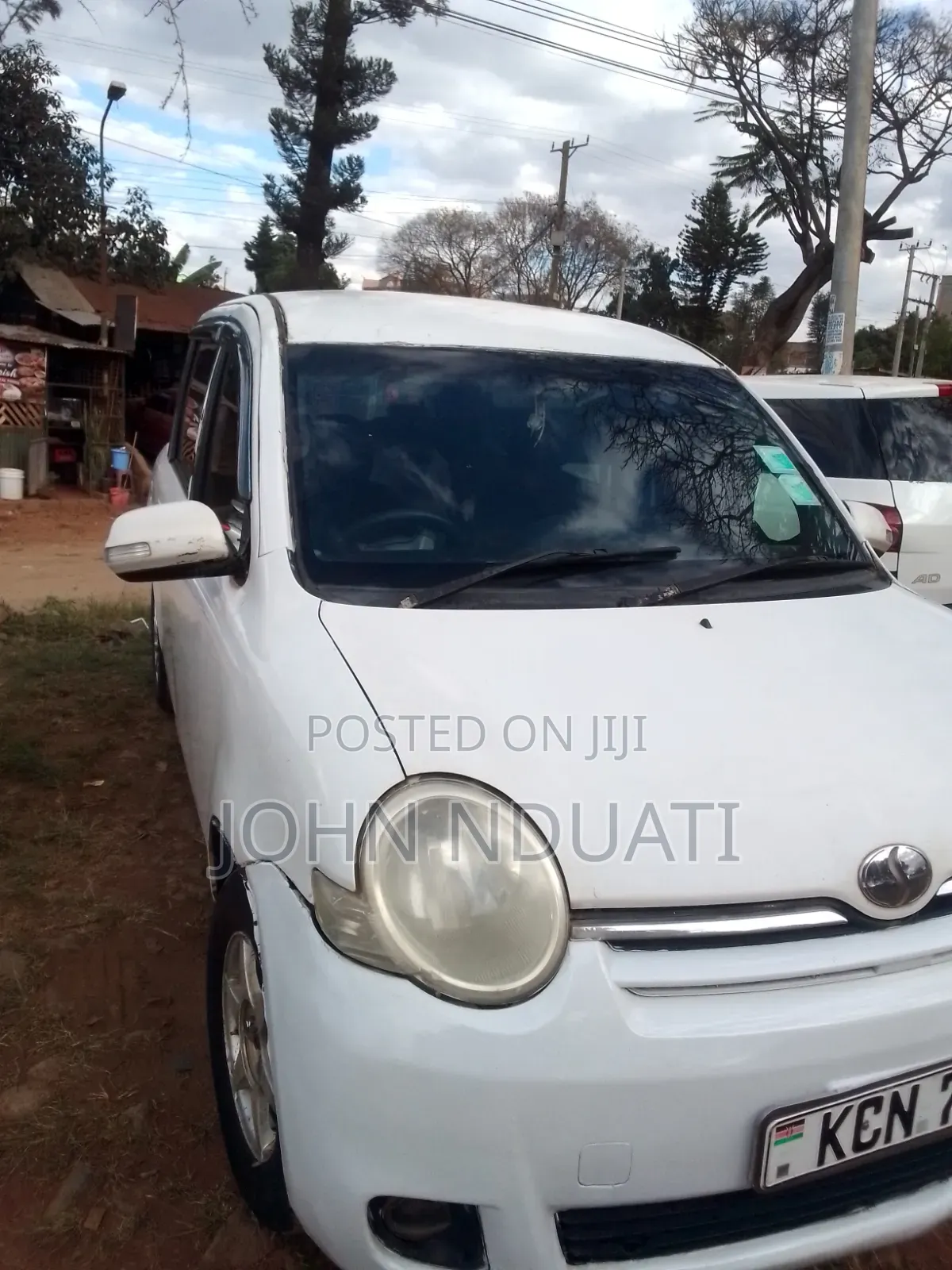 Toyota Sienta 2010 White