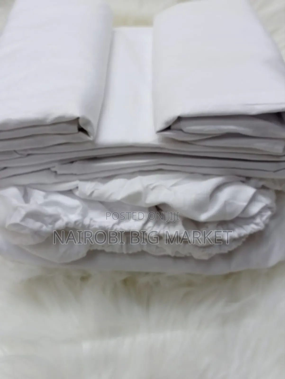 2 PCS Pillow Cases 1 PCS Flat Bedsheet 1 PCS Fitted Bedsheet