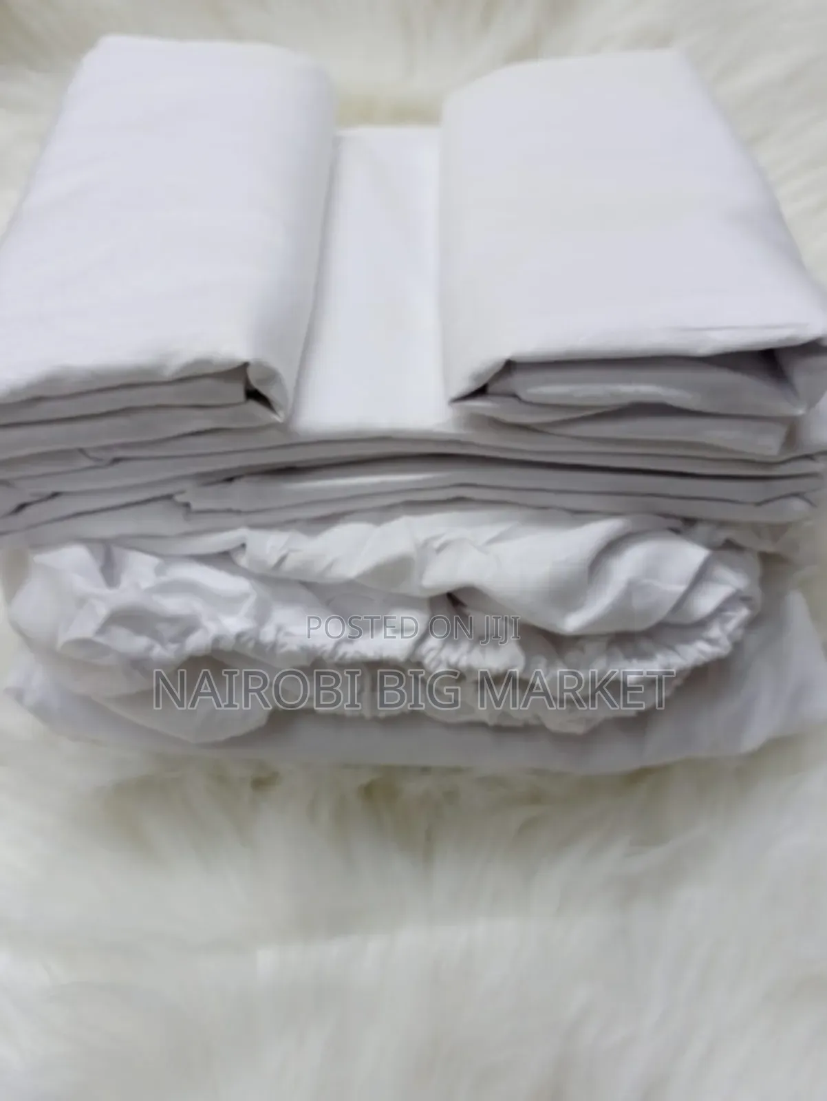 2 PCS Pillow Cases 1 PCS Flat Bedsheet 1 PCS Fitted Bedsheet