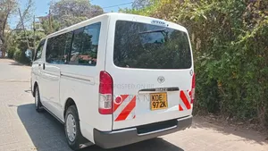 Toyota HiAce 2014 White