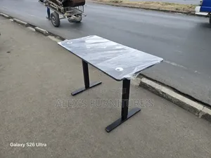 Electric Desk ●