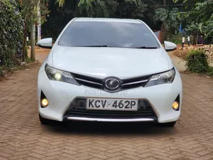 Toyota Auris 2012 White