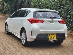 Toyota Auris 2012 White