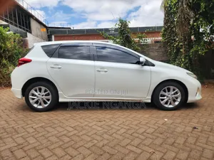 Toyota Auris 2012 White