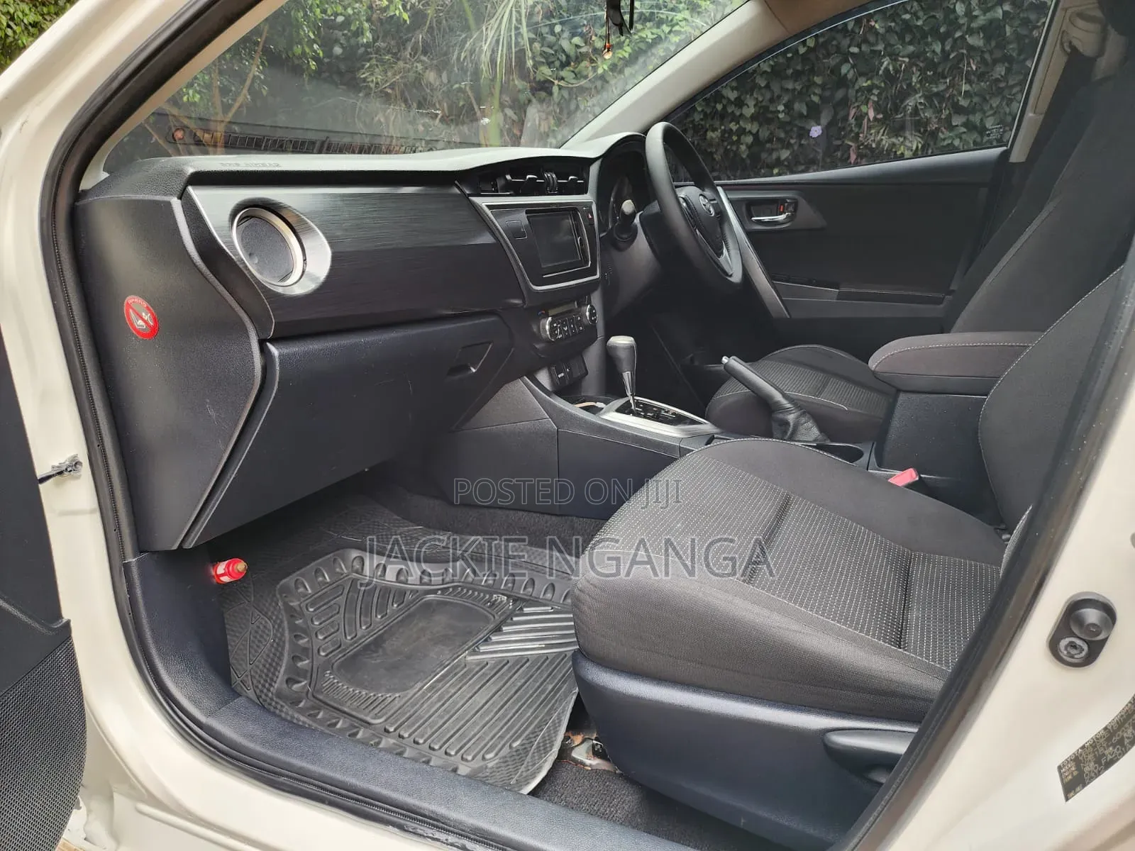 Toyota Auris 2012 White