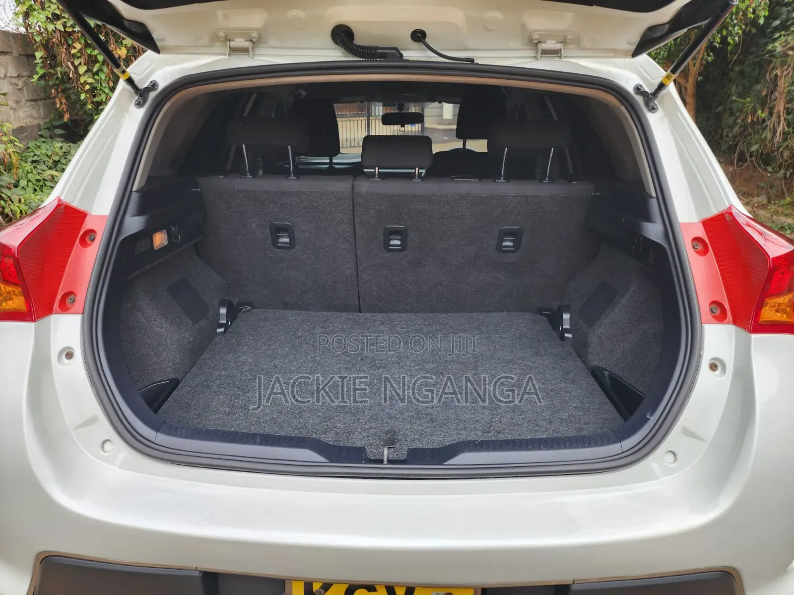 Toyota Auris 2012 White