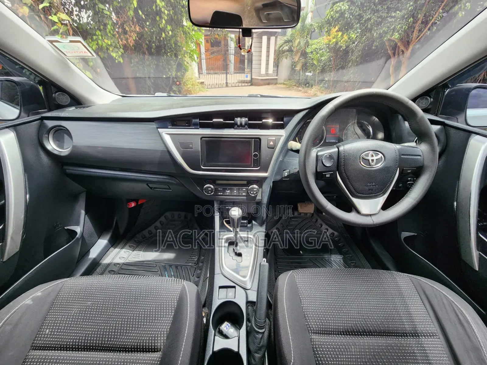 Toyota Auris 2012 White