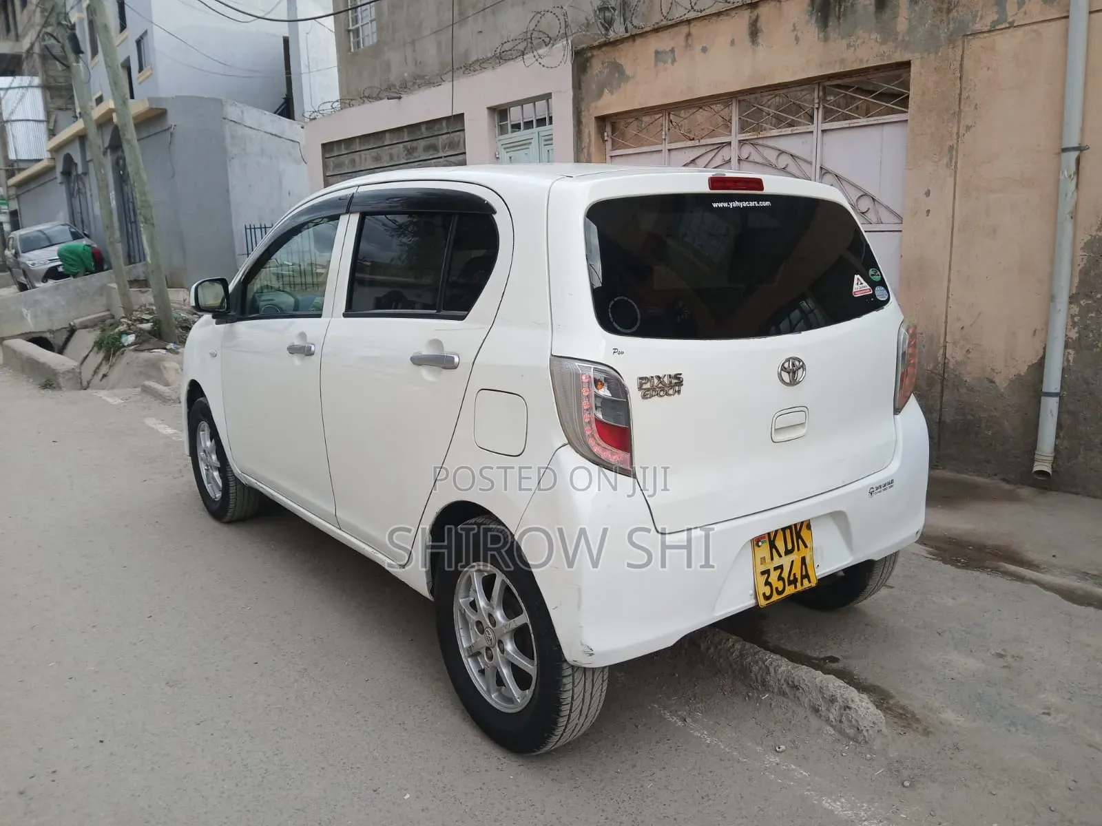 Toyota Pixis 2015 White