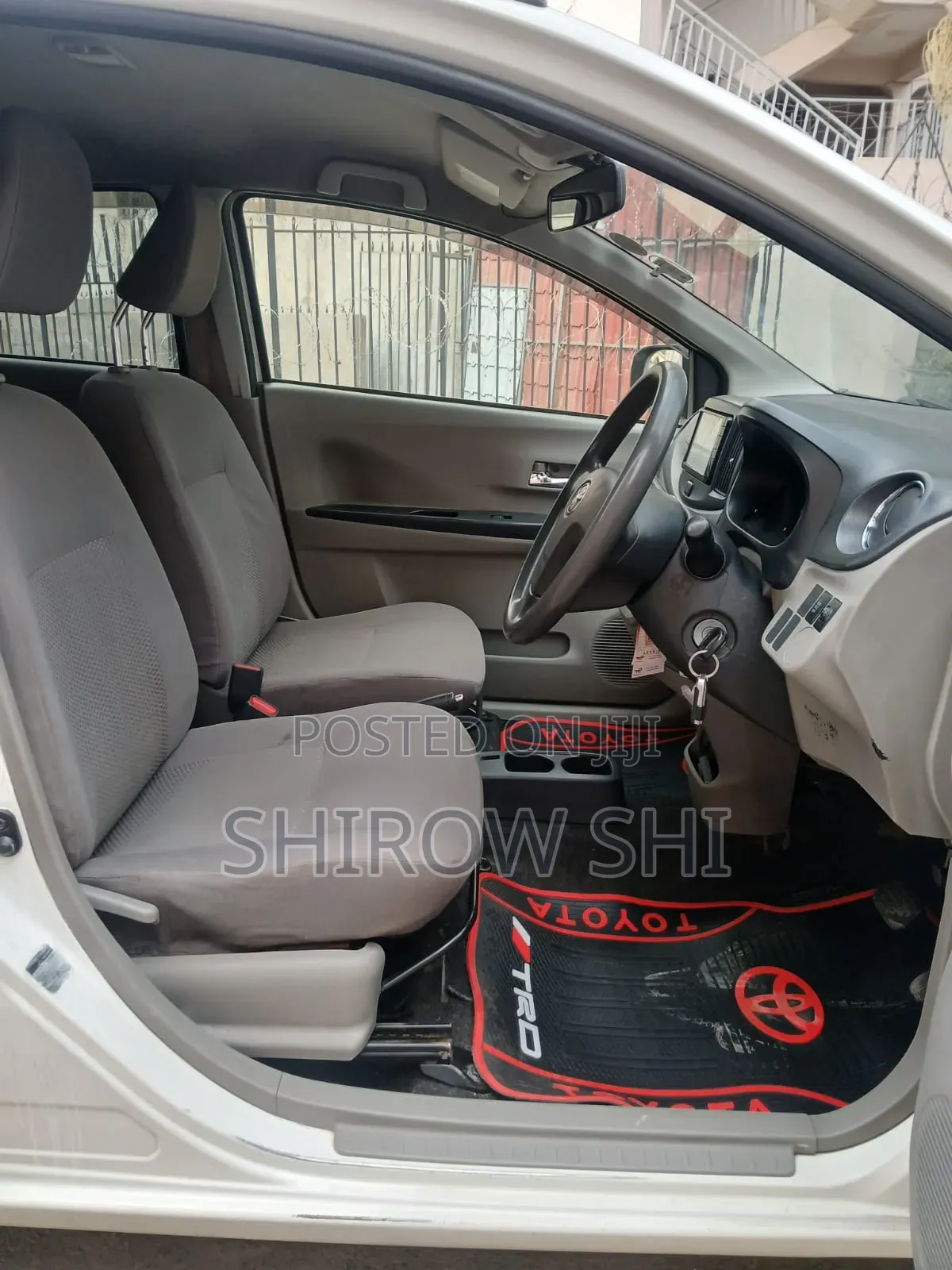 Toyota Pixis 2015 White