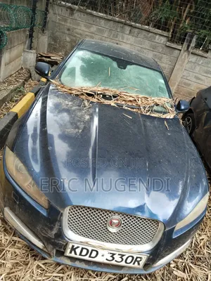 Jaguar XF 2013 Blue