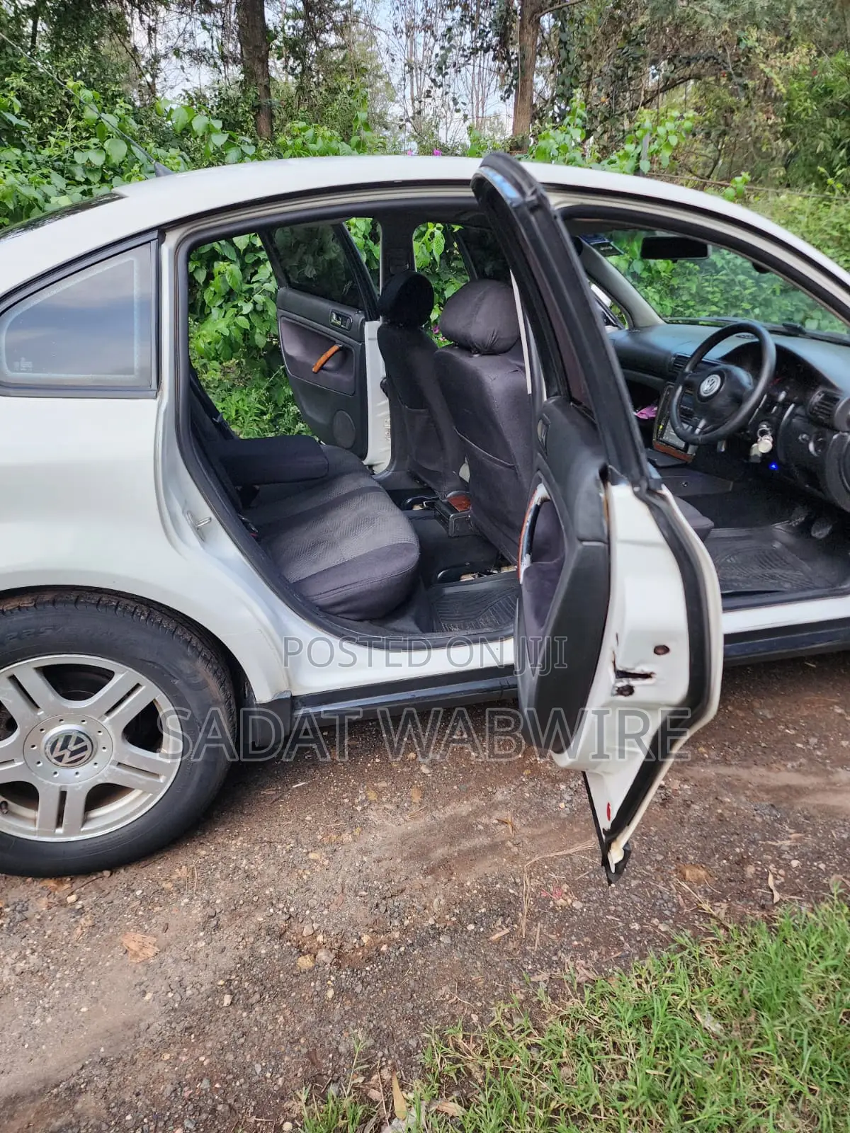 Volkswagen Passat 1999 White