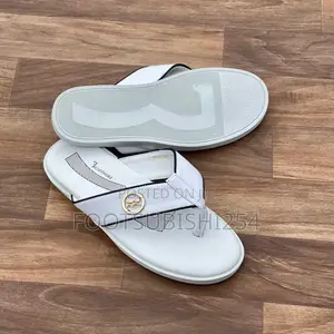 Bottega Venetta Slides