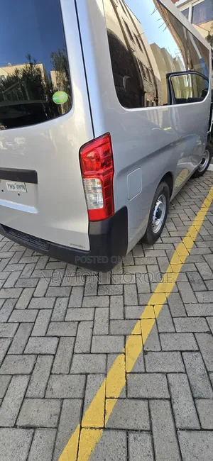 Isuzu ELF Truck 2019 Silver