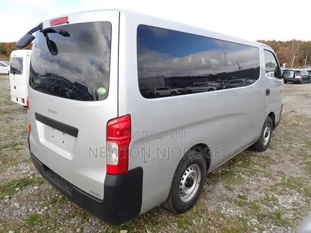 Isuzu ELF Truck 2019 Silver
