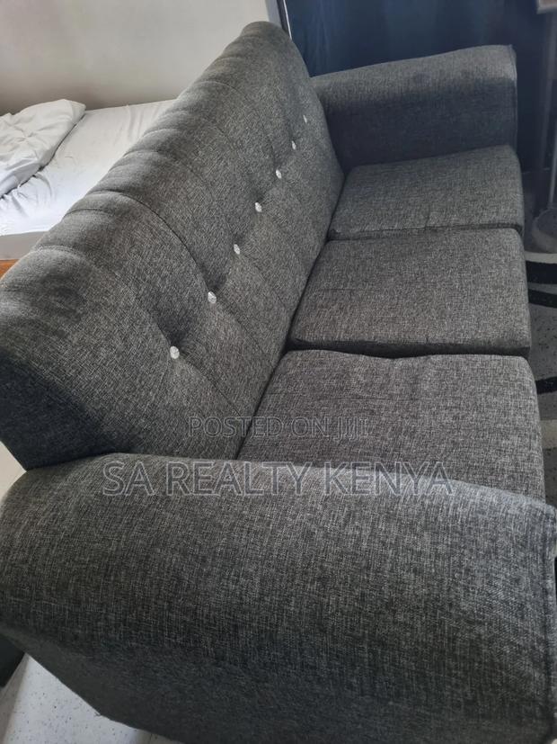 Clean 3 Seater in Kitengela - main view