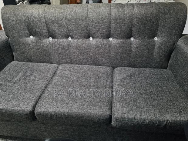 Clean 3 Seater in Kitengela - thumbnail 2