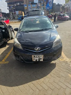 Toyota Vitz 2005 Blue