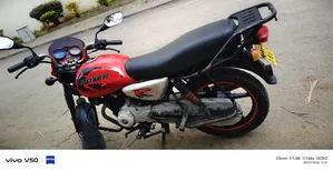 Bajaj Boxer 150 UG 2025 Red