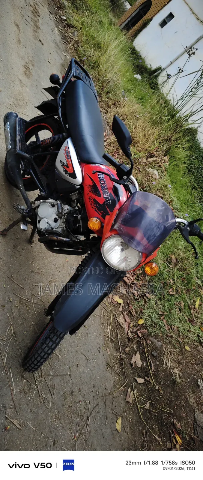 Bajaj Boxer 150 UG 2025 Red
