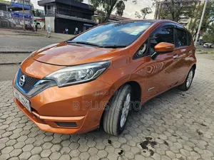 Nissan Note 2017 Gold
