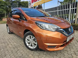 Nissan Note 2017 Gold