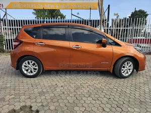 Nissan Note 2017 Gold