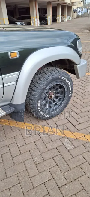 Toyota Land Cruiser 1995 Green