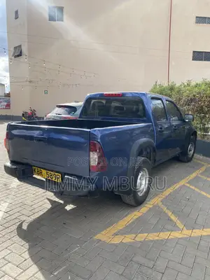 Isuzu D-MAX 2010 Blue