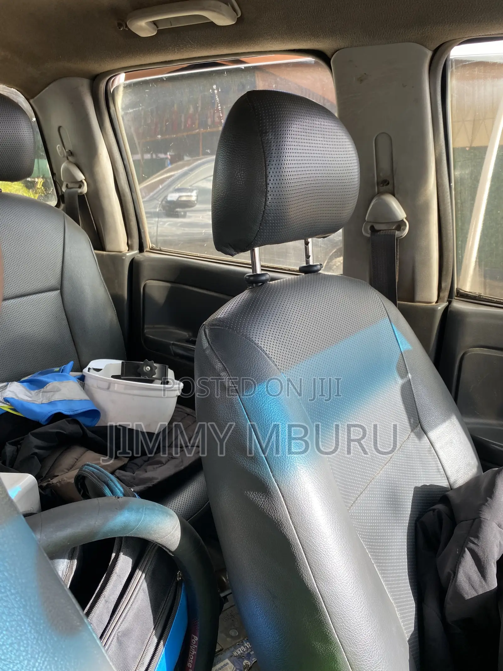 Isuzu D-MAX 2010 Blue