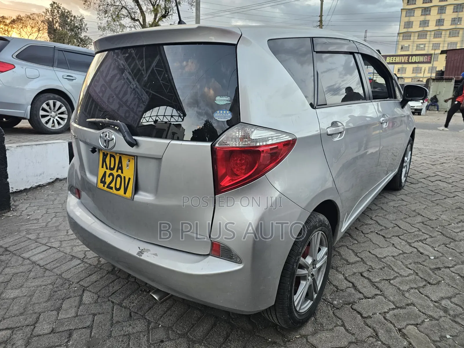 Toyota Ractis 2014 Silver