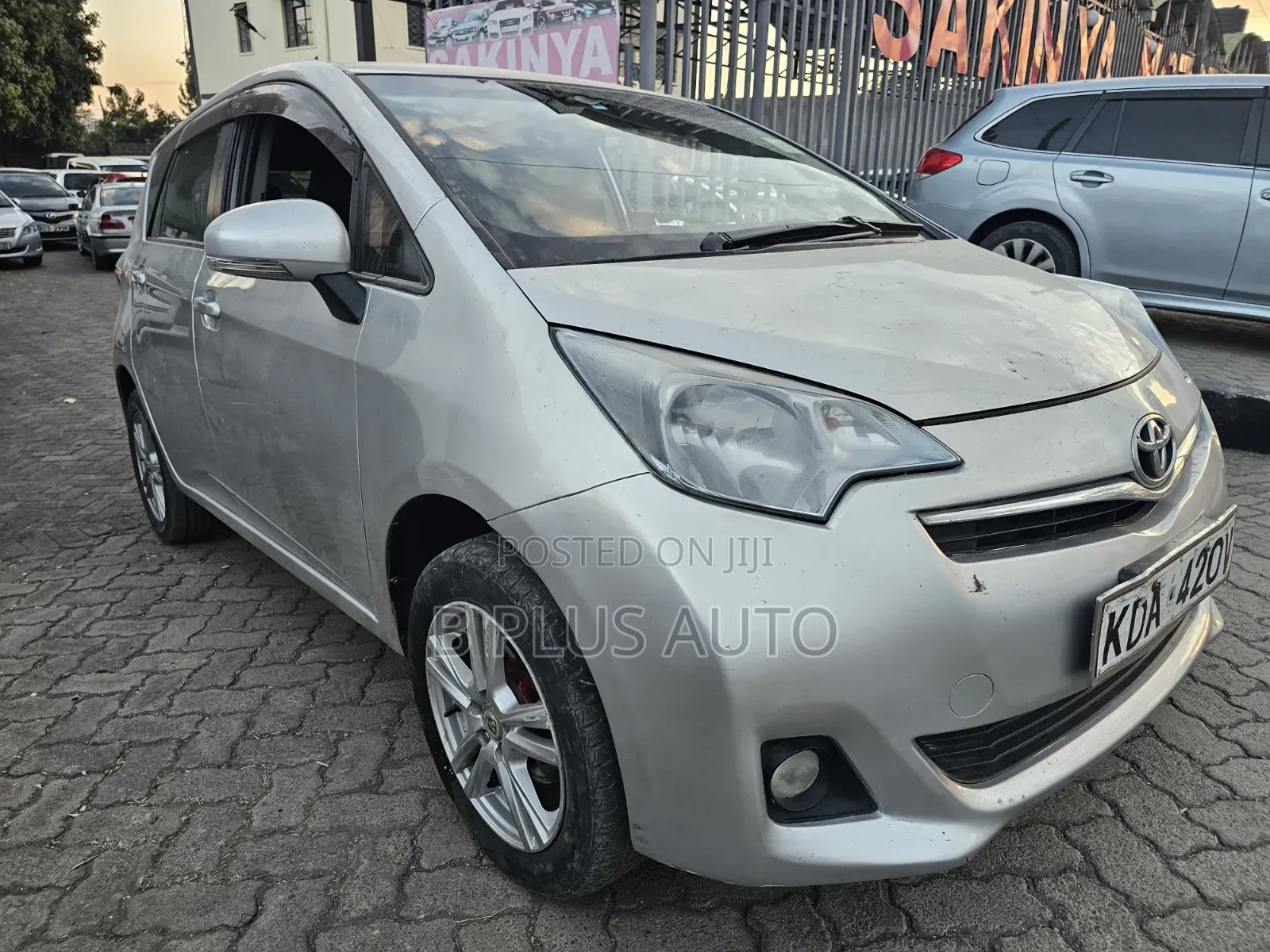 Toyota Ractis 2014 Silver