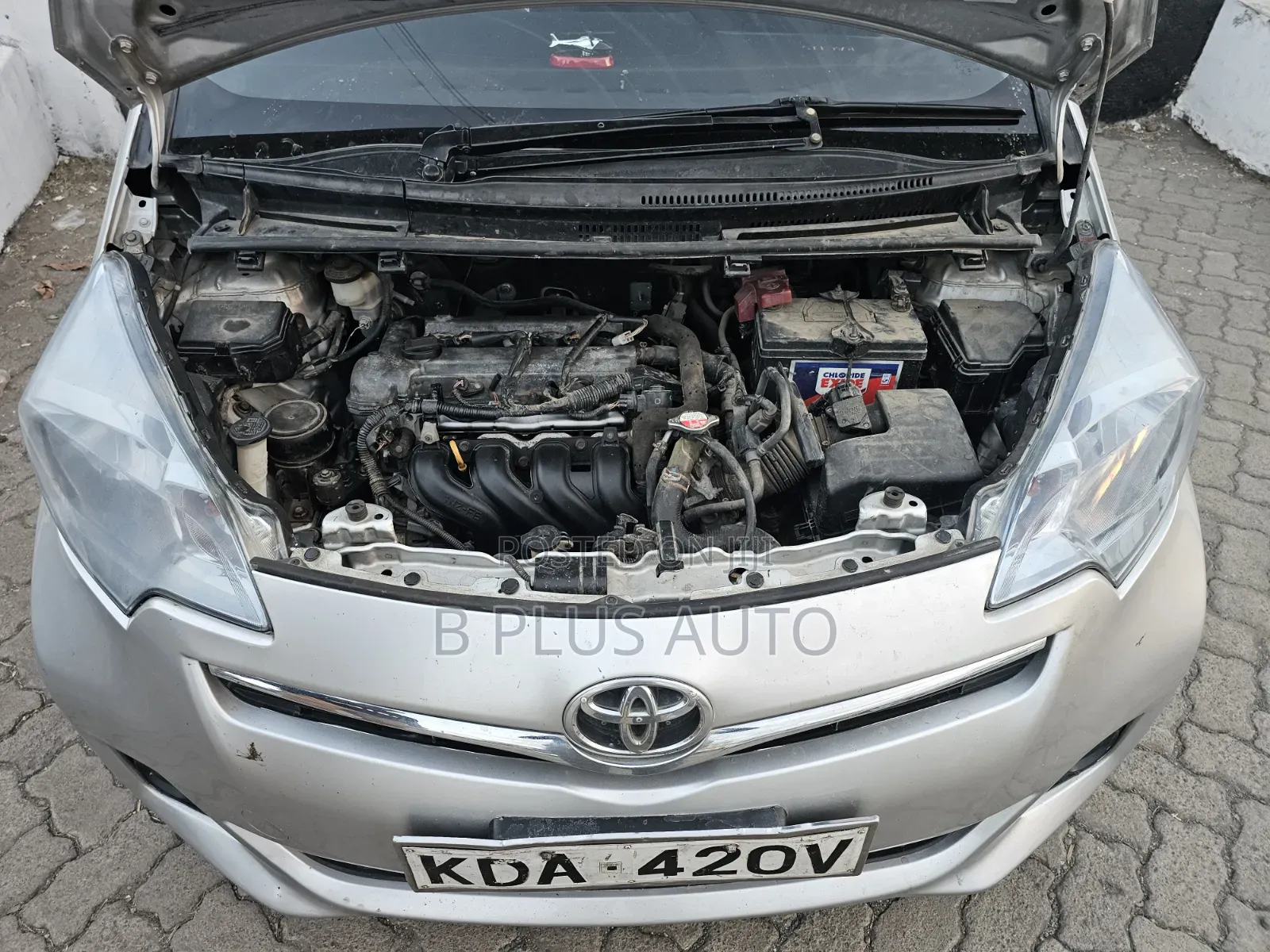 Toyota Ractis 2014 Silver
