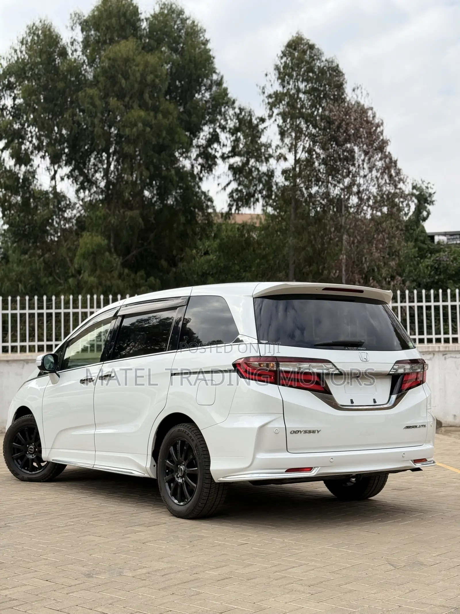 Honda Odyssey 2.0 Hybrid (8 seater) 2019 White