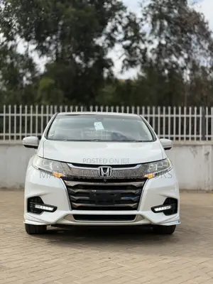 Honda Odyssey 2.0 Hybrid (8 seater) 2019 White