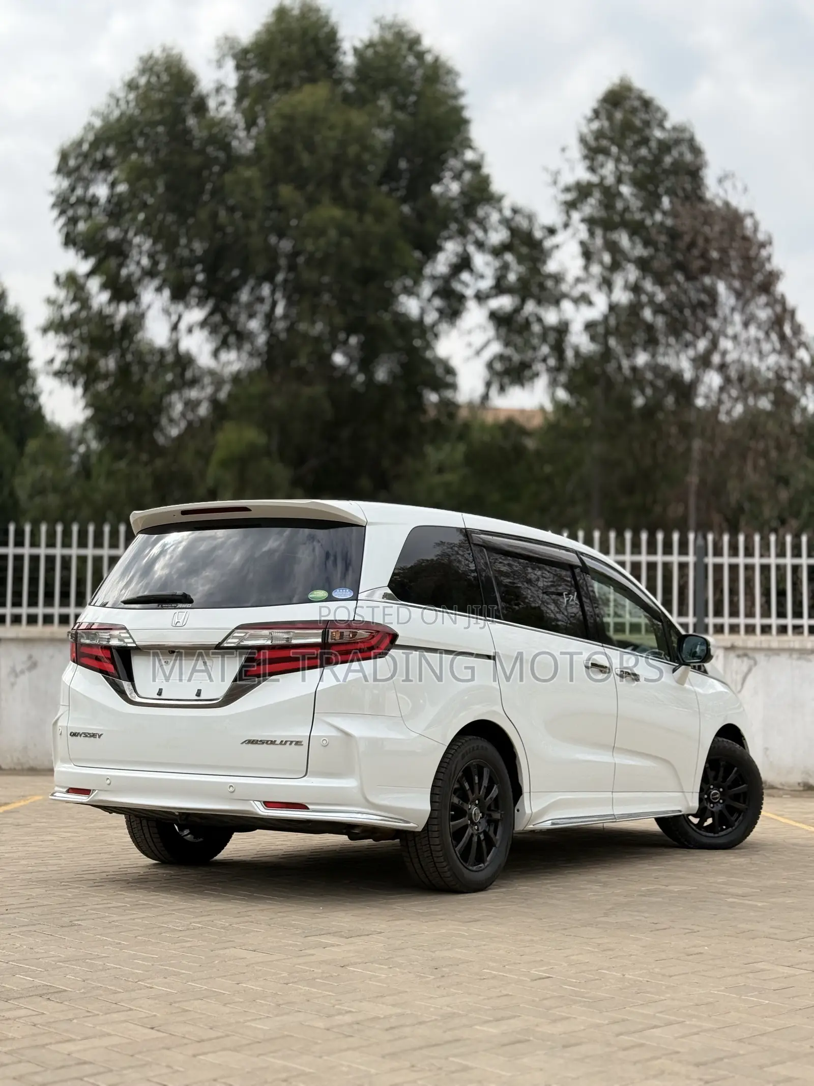 Honda Odyssey 2.0 Hybrid (8 seater) 2019 White