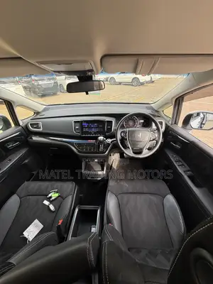 Honda Odyssey 2.0 Hybrid (8 seater) 2019 White