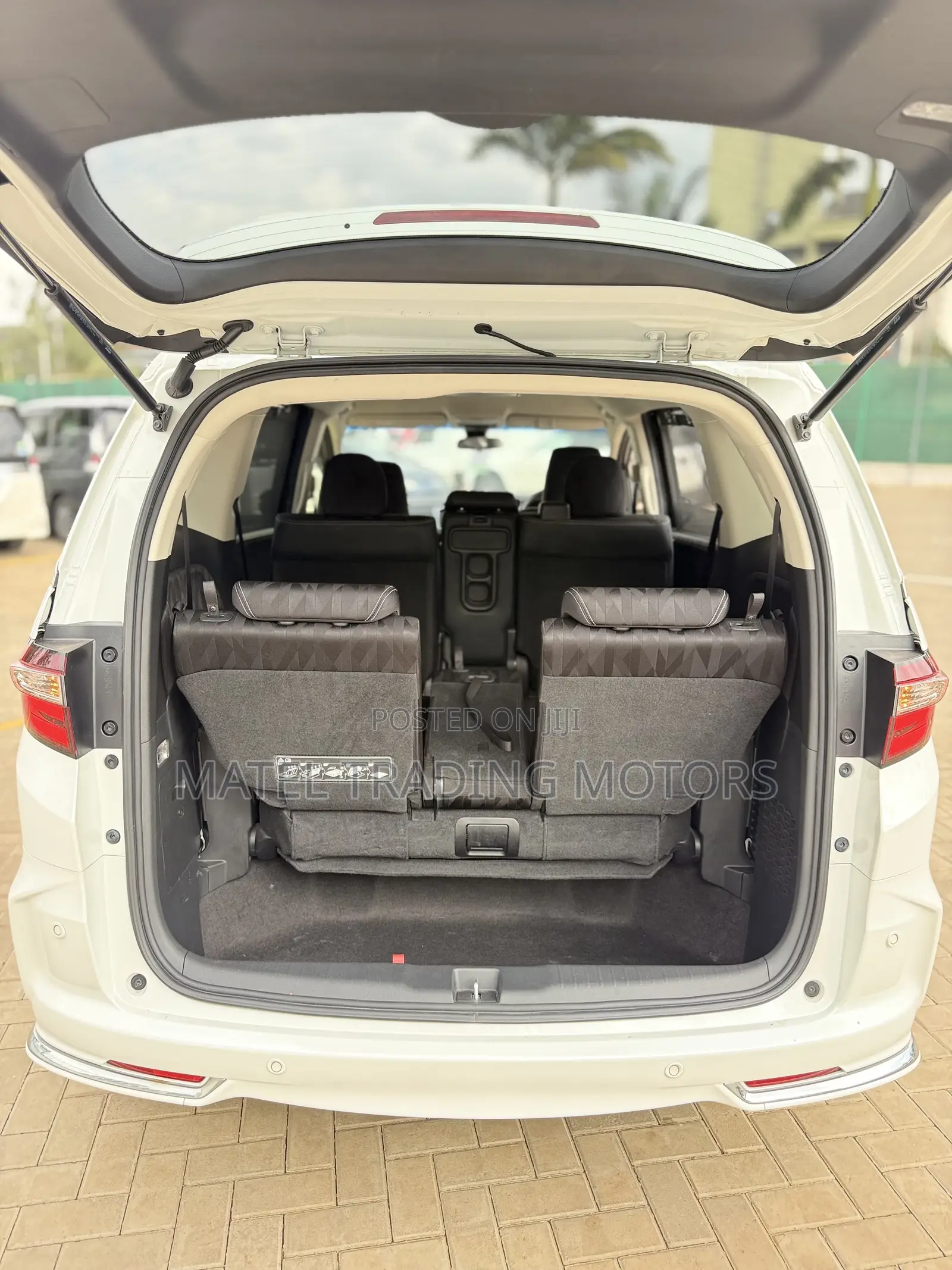 Honda Odyssey 2.0 Hybrid (8 seater) 2019 White