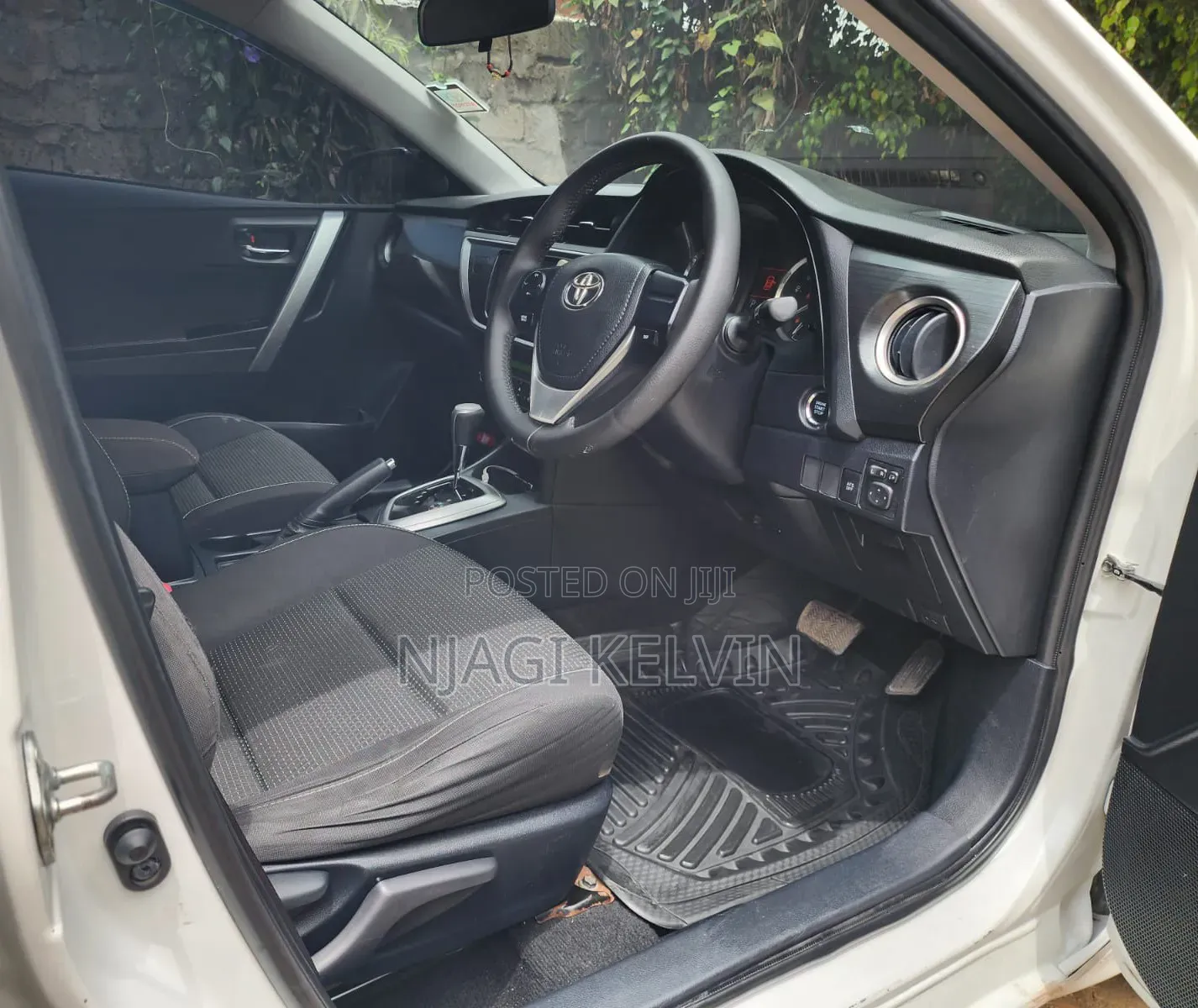 Toyota Auris 2012 White