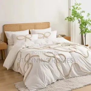 Bow Design Tufted Duvet Cover Set