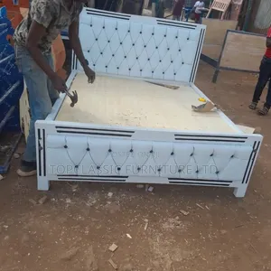 Mocket Bed 5x6 White+white Frames+black Button 🔘