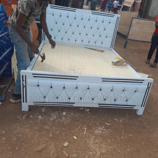 Mocket Bed 5x6 White+white Frames+black Button 🔘