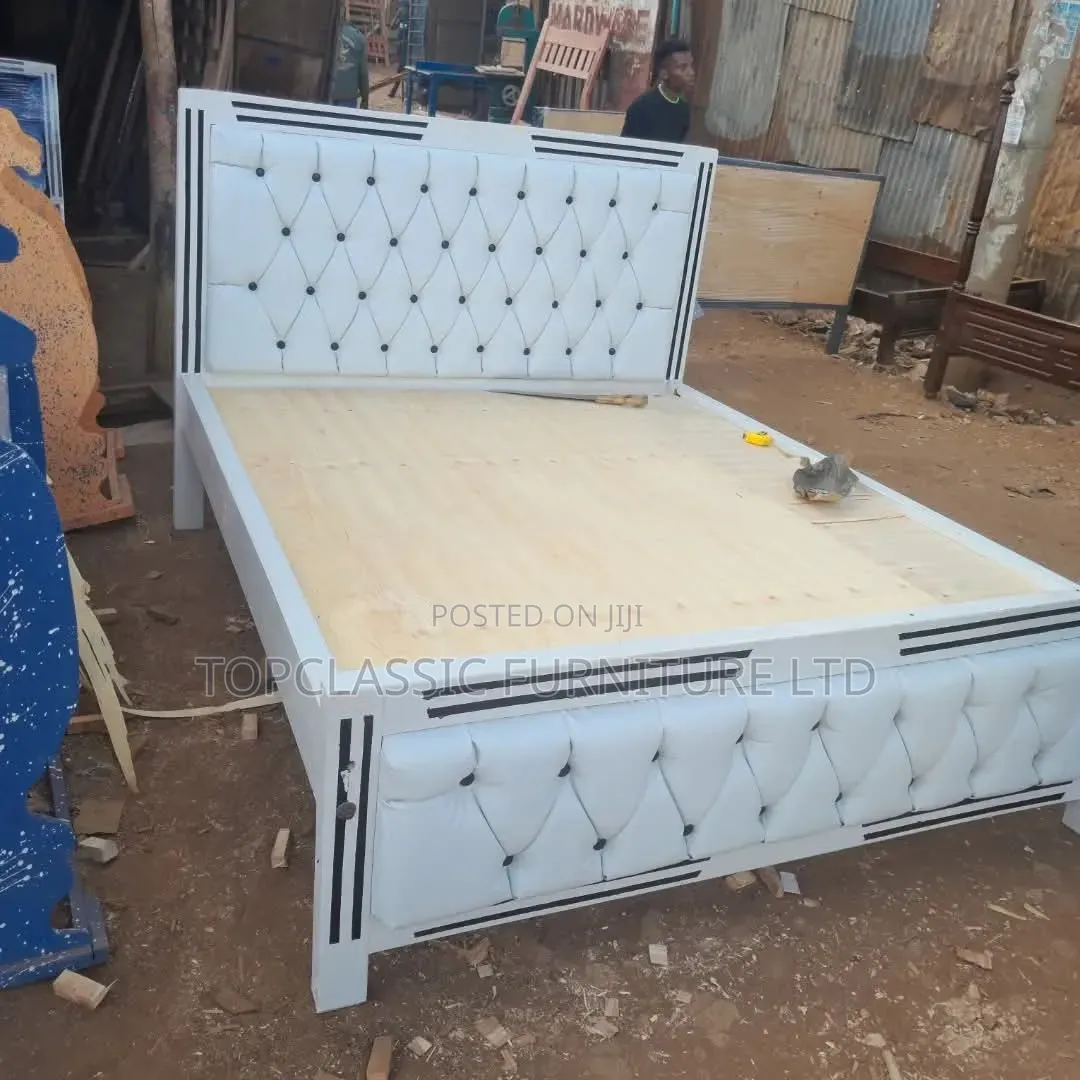 Mocket Bed 5x6 White+white Frames+black Button 🔘