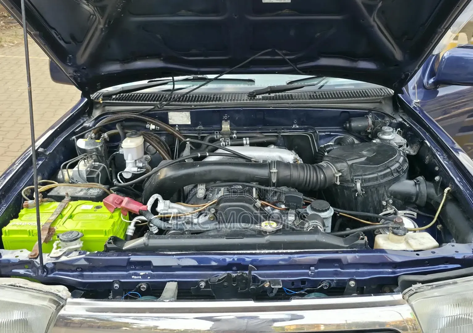 Toyota Hilux Surf 2000 Blue