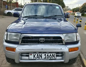 Toyota Hilux Surf 2000 Blue