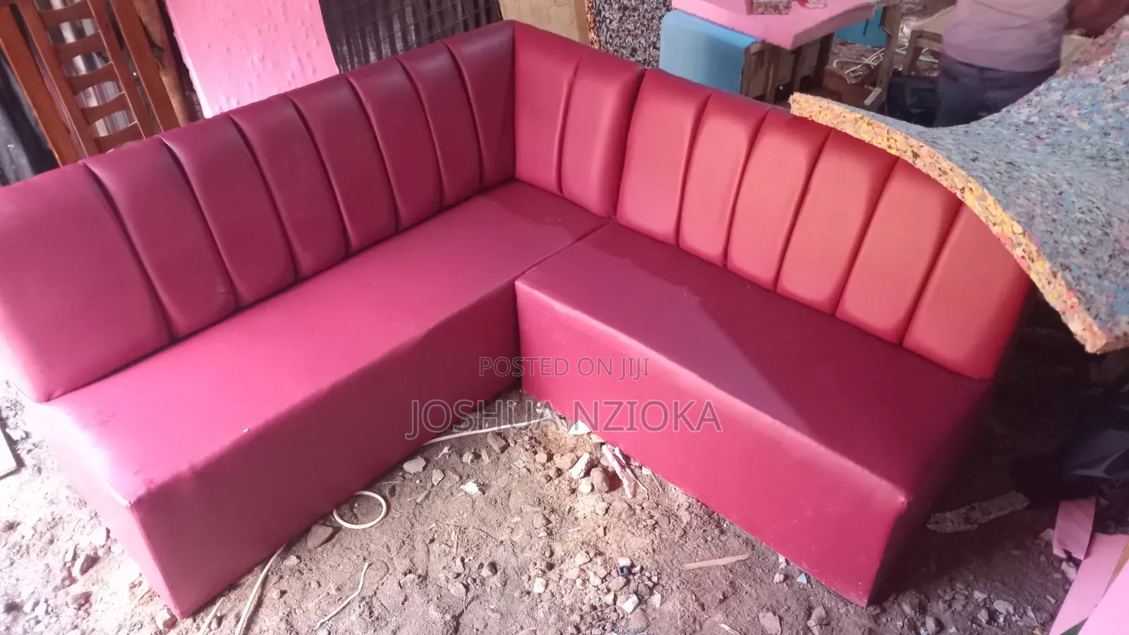 Restaurant/Bar/Waiting Coach