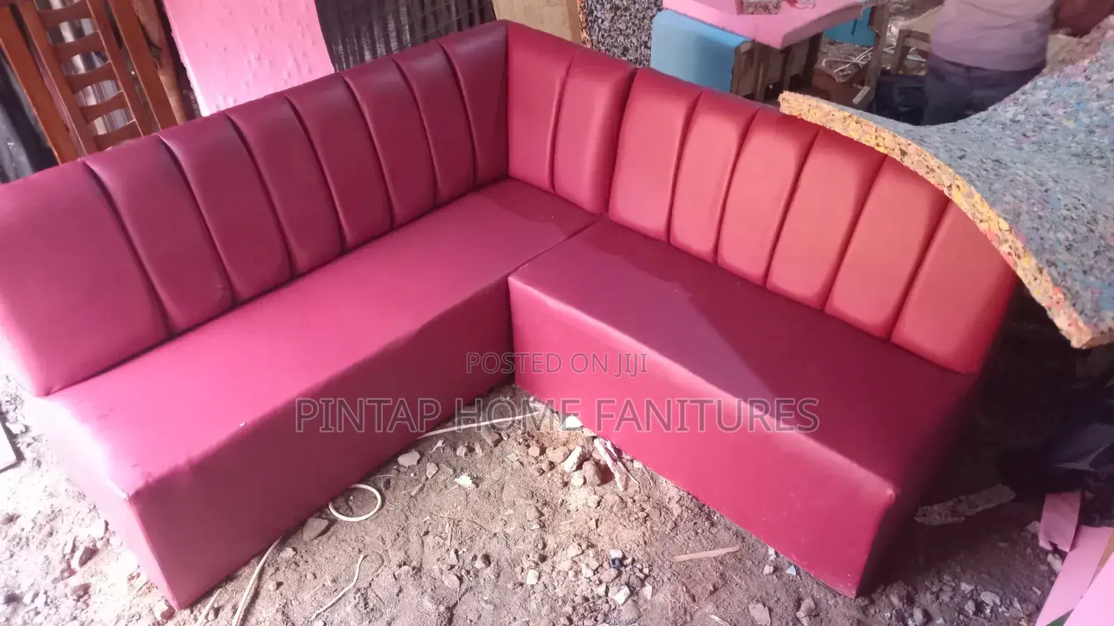 Restaurant/Bar/Waiting Coach