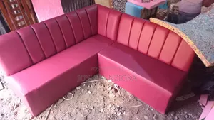 Restaurant/Bar/Waiting Coach