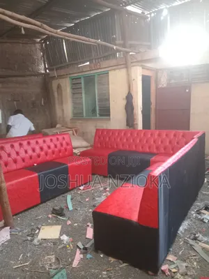 Restaurant/Bar/Waiting Coach