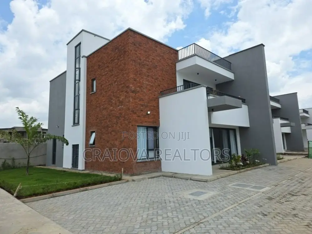 4bdrm House in Phenom Estate for sale